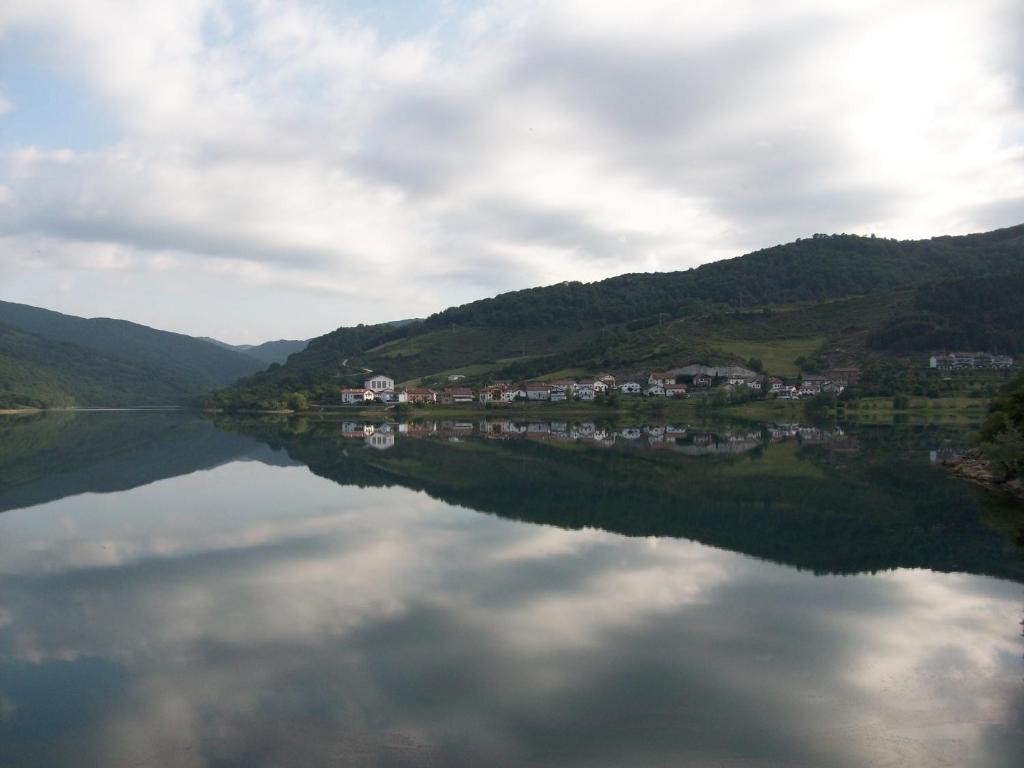 Hostal Rural Arrobi Borda Eugi Екстериор снимка